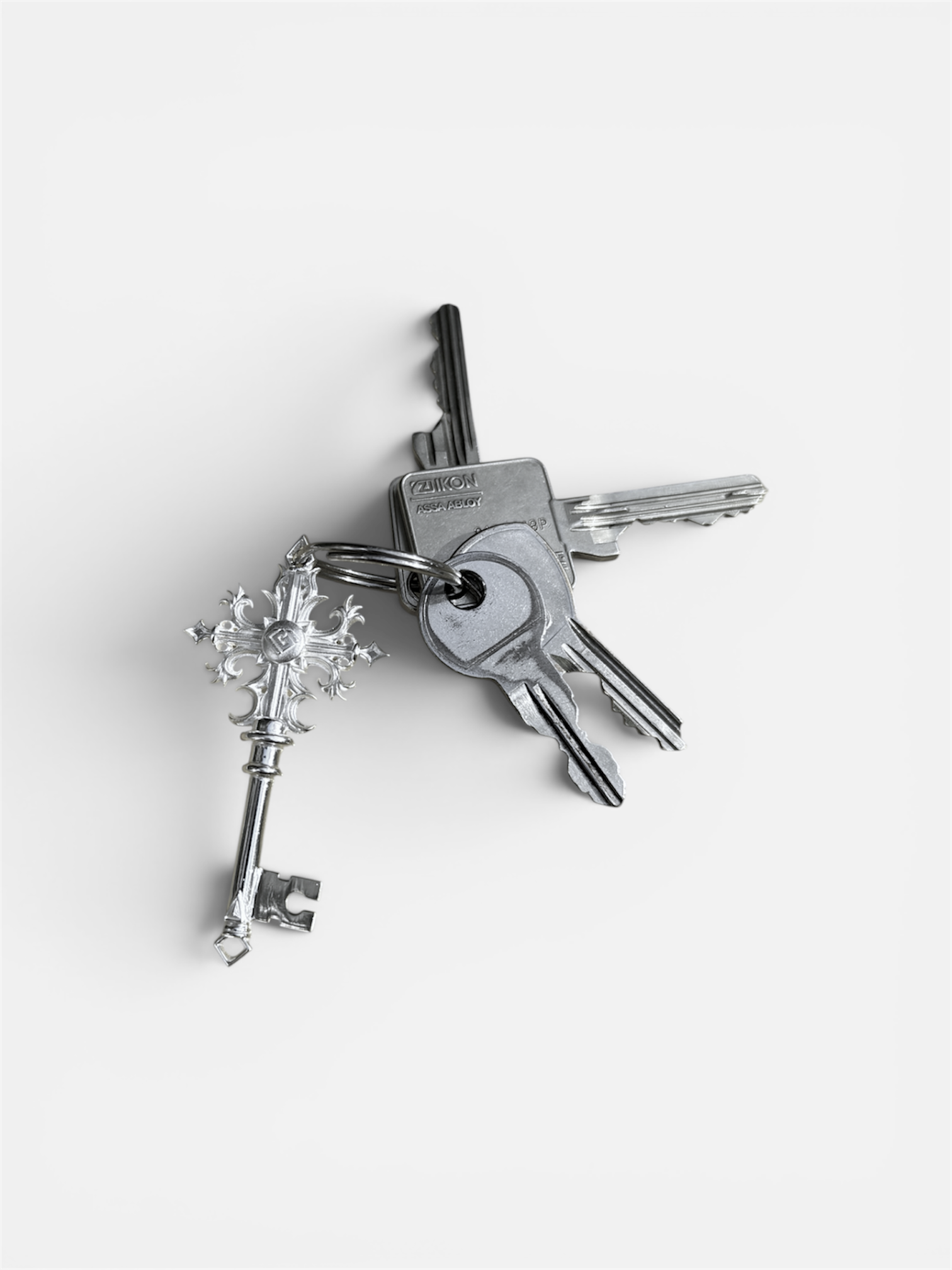Silver Ornate Cross Key/Chain (925)