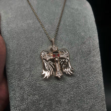 Lade das Bild in den Galerie-Viewer, Angel of Death Pendant - Rosegold
